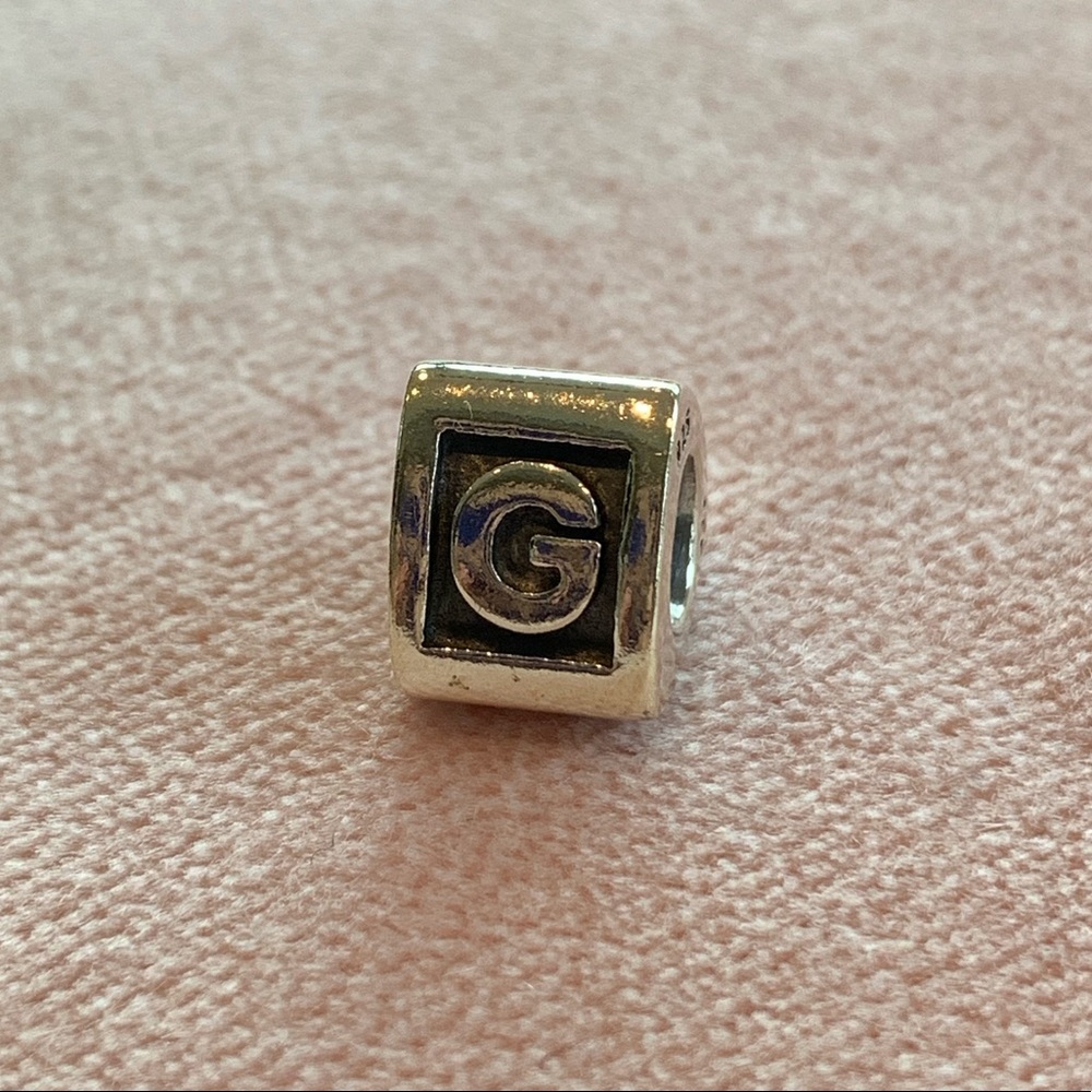 Pandora Alphabet Charm “G”